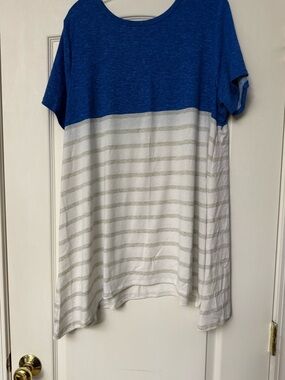 LuLaRoe Blue and White Heathered Neckline Tee